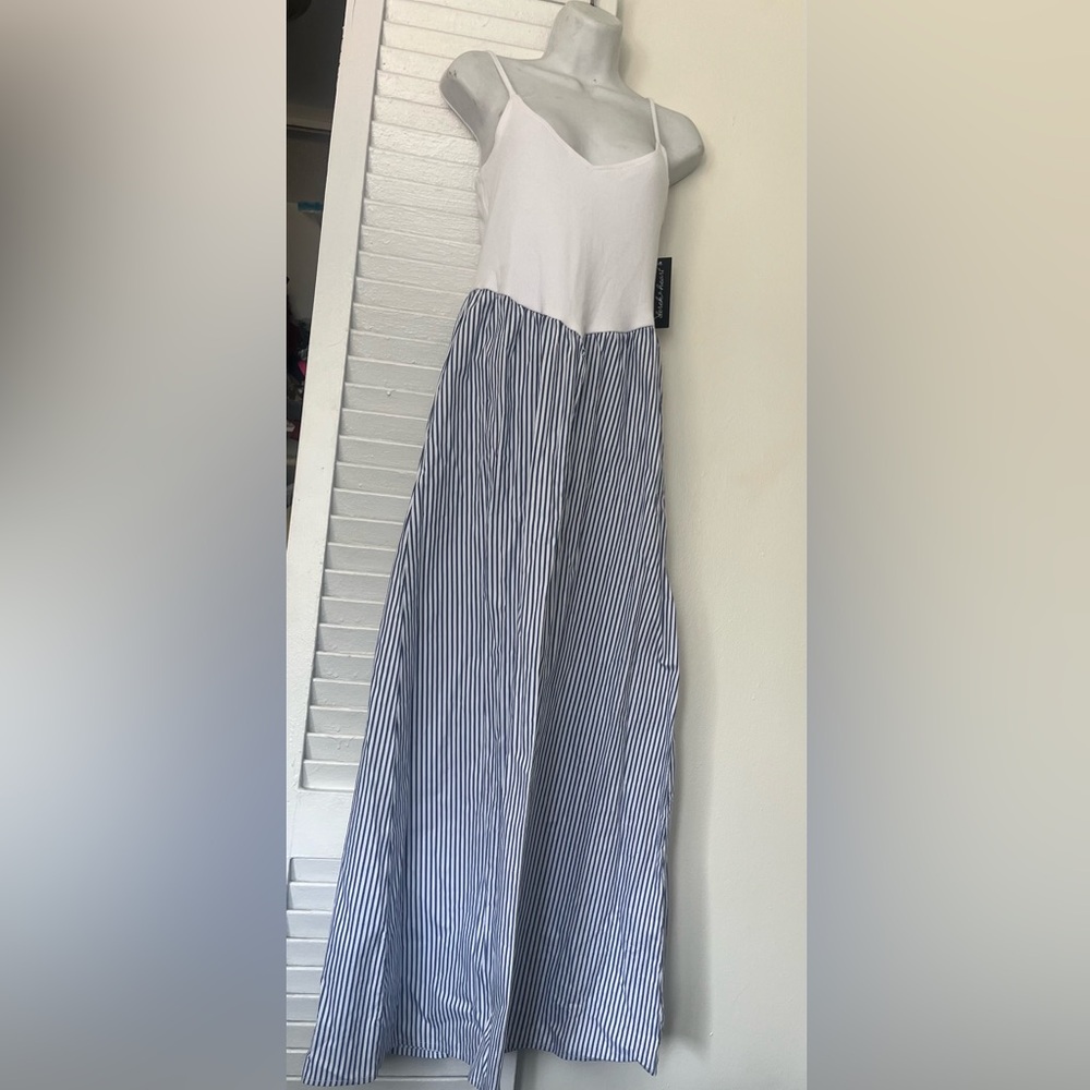 Derek Heart NWT Dress Blue/white striped skirt v-neck white blouse. 🤍💙🤍💙🤍
